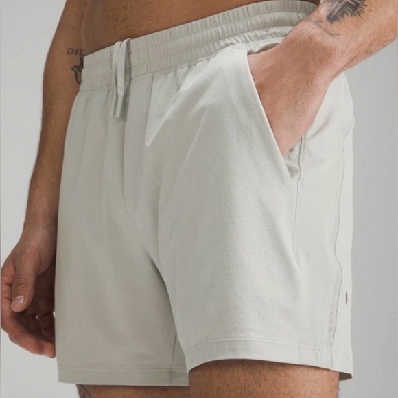 SOLD Lululemon Men’s “Pace Breaker” Short 5” Inseam Linerless (M) *BESTSELLER* - Picture 3 of 10